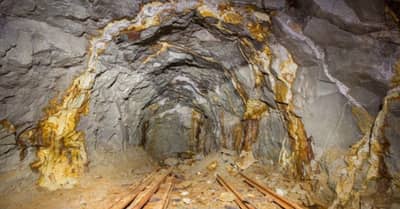 या देशात सापडल्या आत्तापर्यंतच्या सर्वात मोठ्या सोन्याच्या खाणी, किती सोनं सापडले पाहा ?