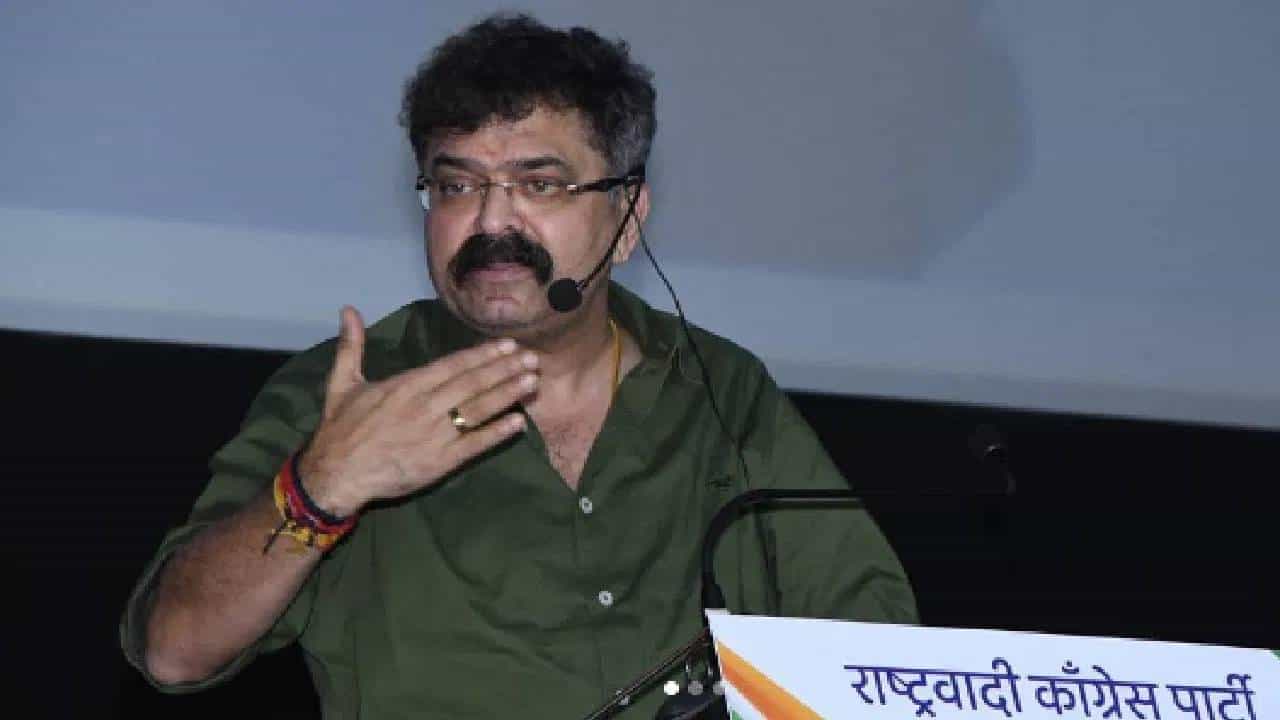 ज्यांनी पोरासारखं वागवलं तिचं कुंकू तुम्ही पुसायला निघाला, जितेंद्र आव्हाड कुणावर भडकले?