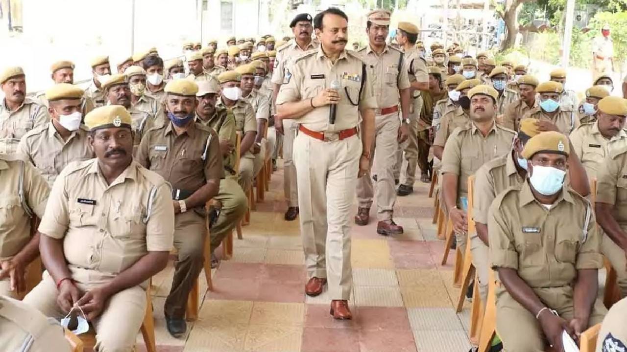 20 ते 45 वयापर्यंतचे उमेदवार हे या भरती प्रक्रियेसाठी आरामात अर्ज करू शकतात. चला तर मग अजिबातच वेळ वाया न घालता या भरती प्रक्रियेसाठी अर्ज करावीत. ही भरती प्रक्रिया होमगार्ड पदासाठी होत आहे.