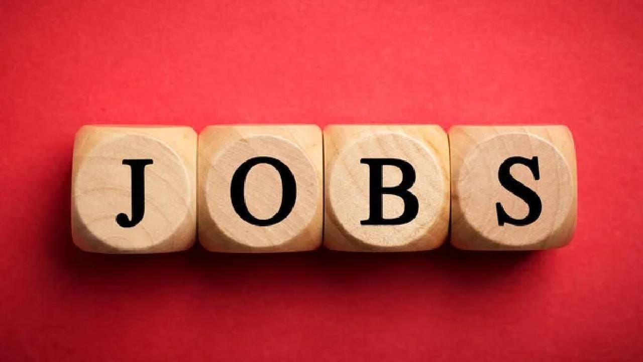 परत एकदा लक्षात ठेवा की, या भरती प्रक्रियेसाठी अर्ज करण्याची शेवटची तारीख ही 27 जानेवारी 2024 आहे. ही भरती प्रक्रिया विविध पदांसाठी होत आहे. 