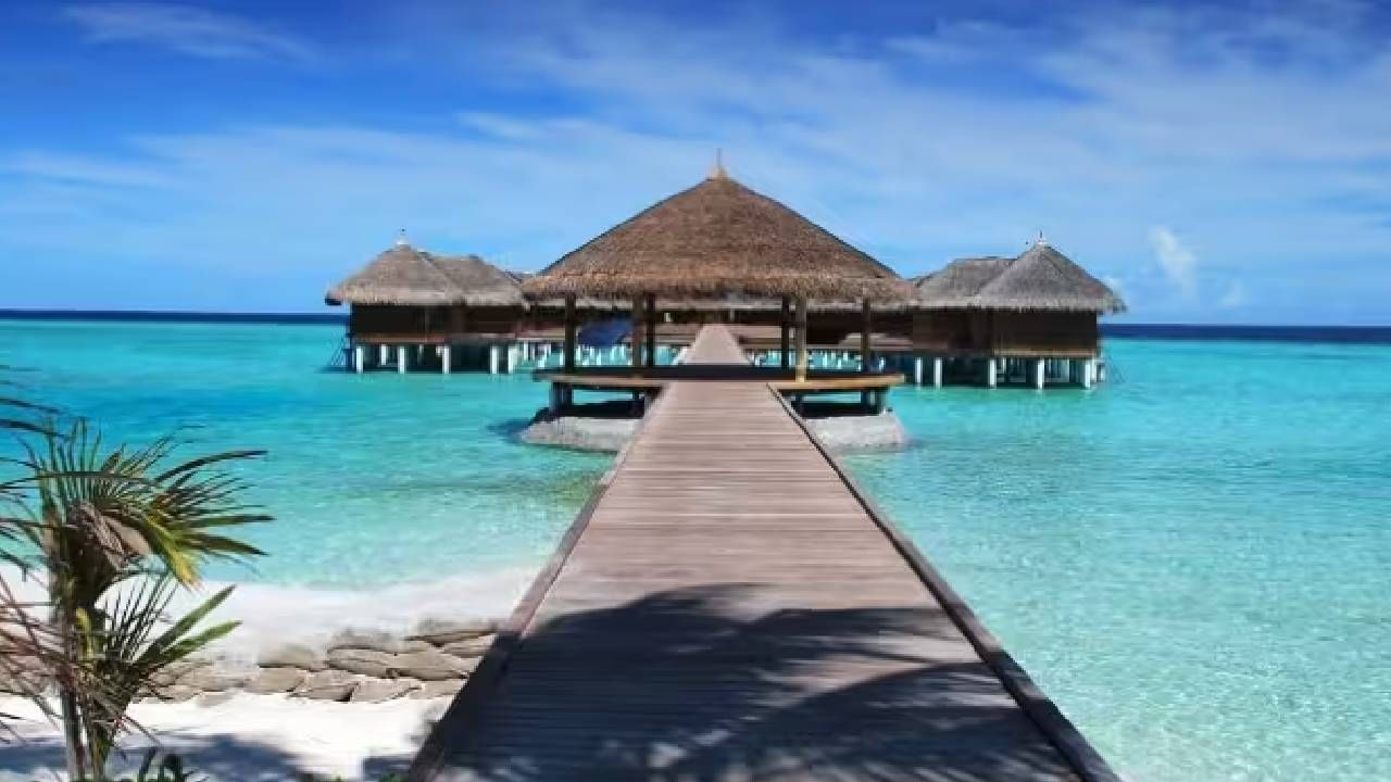 मालदीव नव्हे, जगातील या देशात येतात सर्वाधिक पर्यटक; अब्जावधींची कमाई