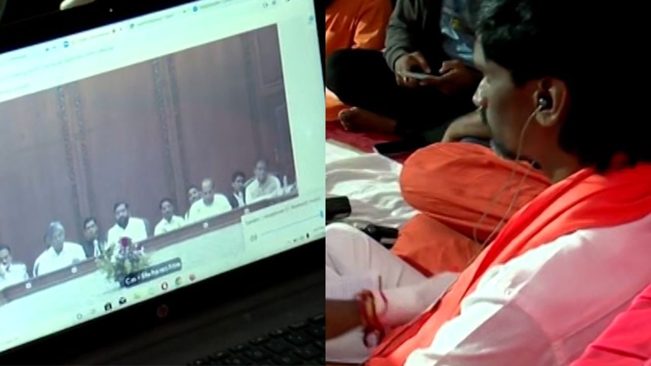 मनोज जरांगे मुख्यमंत्र्यांसमोर संतापले, गुन्हे मागे न घेण्यावरुन बैठकीत वातावरण तापलं मनोज जरांगे मुख्यमंत्र्यांसमोर संतापले, गुन्हे मागे न घेण्यावरुन बैठकीत वातावरण तापलं
