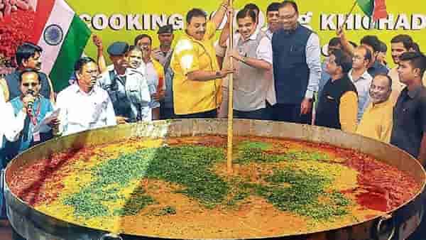 अबब, तब्बल 6,750 किलोची खिचडी तयार होणार, अनोखा जागतिक विक्रम येथे होणार