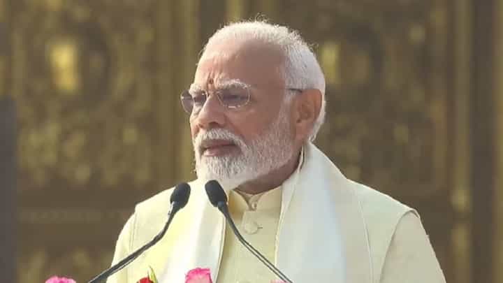 Ayodhya Ram Mandir : अयोध्येत मोदींना गहिवरून आलं; म्हणाले, मी रामलल्लाची माफी मागतो कारण.... Ayodhya Ram Mandir : अयोध्येत मोदींना गहिवरून आलं; म्हणाले, मी रामलल्लाची माफी मागतो कारण....