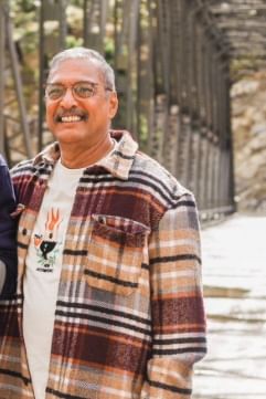 वेगवेगळ्या भूमिका करणारे नाना प्रत्यक्षात 
खूप सिंपल 
आयुष्य जगतात.