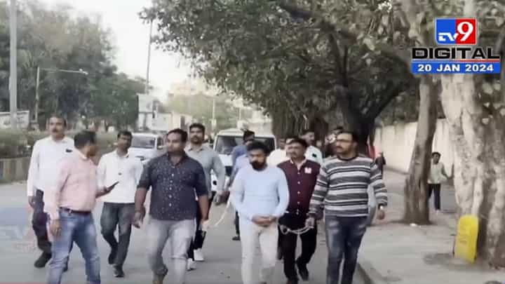 Sharad Mohol | शरद मोहोळ हत्येचा मास्टरमाईंड विठ्ठल शेलार याची पोलिसांनी काढली धिंड अन्... Sharad Mohol | शरद मोहोळ हत्येचा मास्टरमाईंड विठ्ठल शेलार याची पोलिसांनी काढली धिंड अन्...
