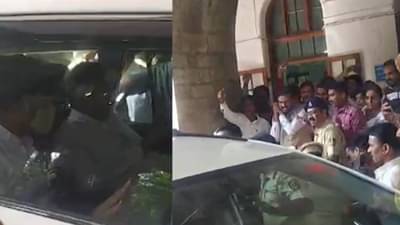 पुण्यात चंद्रकांत पाटील यांची विद्यार्थ्यांनी गाडी अडवली, चारही बाजूने घेराव, नेमकं काय घडलं?