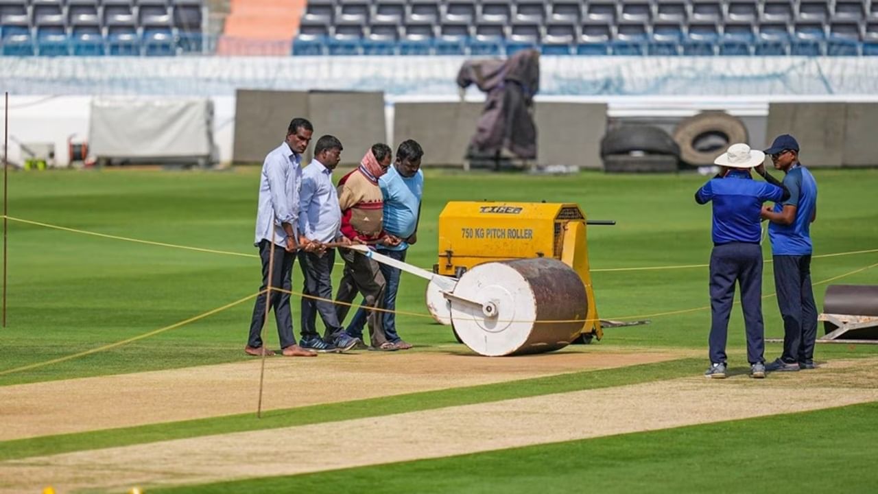 IND vs ENG 1st Test Pitch Report | हैदराबादमध्ये इंग्लंडच्या फलंदाजांची काय अवस्था होणार?