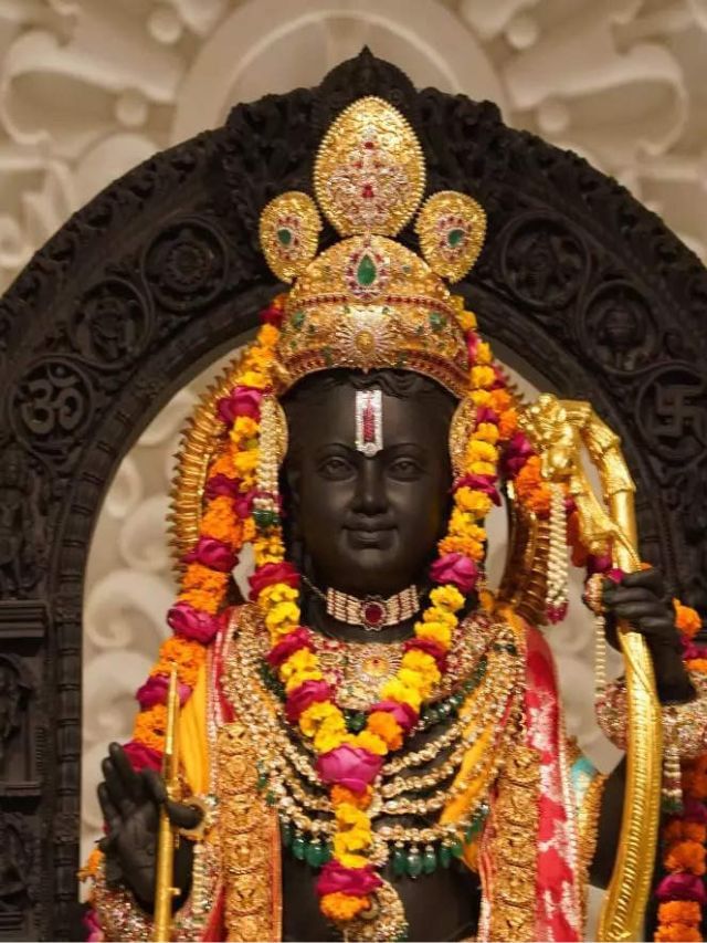 राम मंदिरात रोज येणाऱ्या भाविकांची संख्या दिवसंदिवस वाढत आहे.