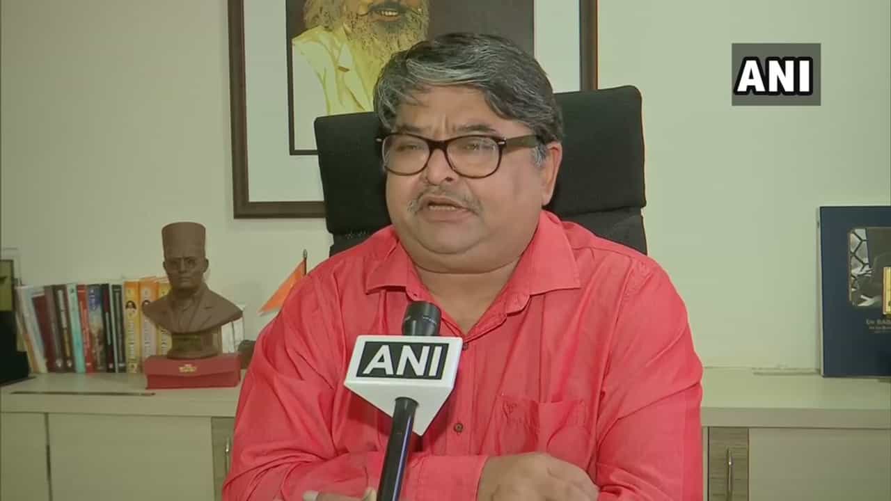 गांधीजींचा मृत्यू गोडसेच्या गोळीमुळे नाही, रणजीत सावरकरांच्या पुस्तकात दावा गांधीजींचा मृत्यू गोडसेच्या गोळीमुळे नाही, रणजीत सावरकरांच्या पुस्तकात दावा