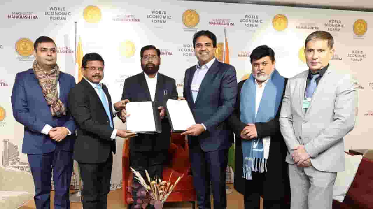 मुख्यमंत्री शिंदे अन् उद्योगमंत्री उदय सामंत दावोस दौऱ्यावर, पहिल्याच दिवशी 70 हजार कोटींचे करार मुख्यमंत्री शिंदे अन् उद्योगमंत्री उदय सामंत दावोस दौऱ्यावर, पहिल्याच दिवशी 70 हजार कोटींचे करार