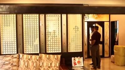 उद्धव ठाकरे यांना धक्का, महत्त्वाच्या व्यक्तीच्या घरी ACB ची टीम पोहचली