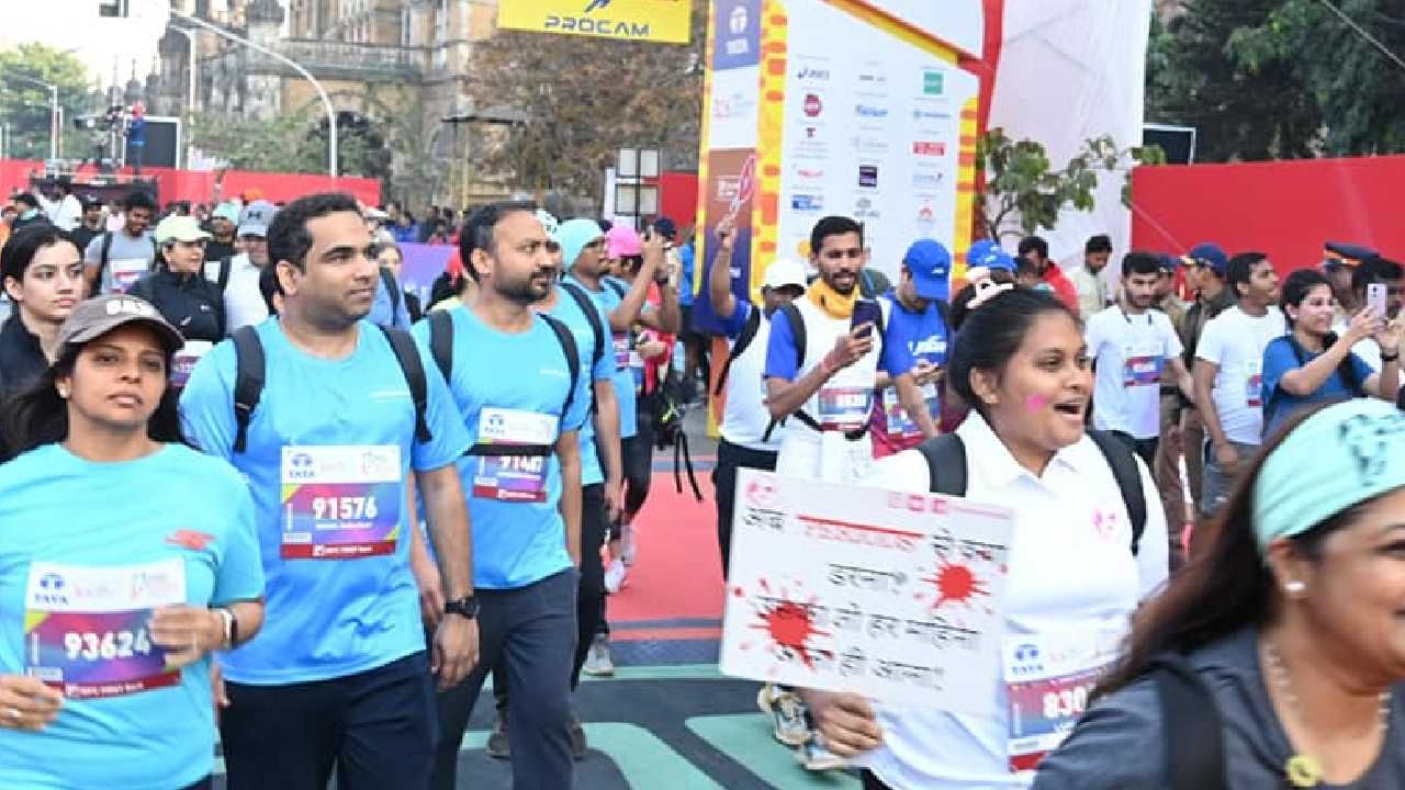 Tata Mumbai Marathon 2024 : तरूण, ज्येष्ठ नागरिक सारे सारे धावले... पण पहिलं कोण आलं? पाहा... Tata Mumbai Marathon 2024 : तरूण, ज्येष्ठ नागरिक सारे सारे धावले... पण पहिलं कोण आलं? पाहा...