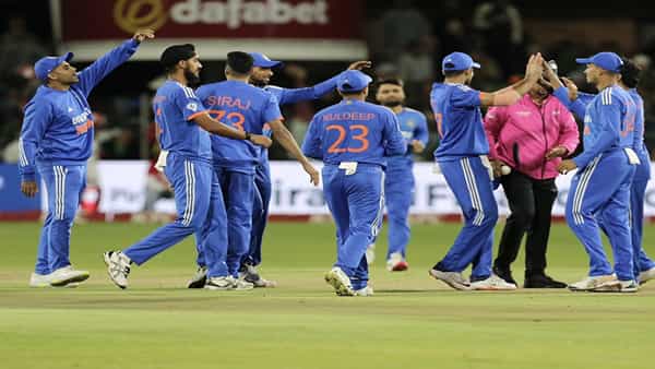 आयसीसी वनडे वर्ल्ड कप फायनल आणि वर्ल्ड टेस्ट चॅम्पियनशीप फायनलचा अपवाद वगळता 2023 वर्ष टीम इंडियाच्या नावावर राहिलं. आता टीम इंडियासाठी 2024 हे वर्ष फार महत्त्वाचं असणार आहे. या वर्षात उल्लेखनीय कामगिरी करण्याचा मानस टीम इंडियाचा असणार आहे. या वर्षात टी 20 वर्ल्ड कपही होणार आहे. त्यामुळे संधी मिळाल्यास टीम इंडियाची चौकडी धमाका करेल, अशी आशा क्रिकेट चाहत्यांना आहे.