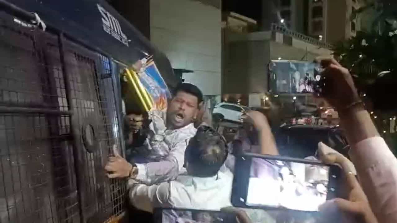 प्रभू श्रीरामाबाबतच्या वादग्रस्त वक्तव्यावरुन ठाण्यात राडा, शरद पवार-अजित पवार गट पहिल्यांदाच भिडले