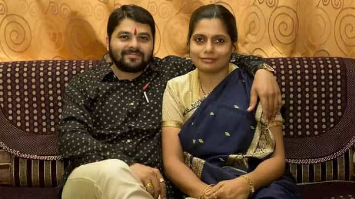 रविकांत तुपकर यांच्या पत्नीला अटक होणार? शर्वरी तुपकर यांच्यासह 30 ते 40 शेतकऱ्यांवर गुन्हा दाखल रविकांत तुपकर यांच्या पत्नीला अटक होणार? शर्वरी तुपकर यांच्यासह 30 ते 40 शेतकऱ्यांवर गुन्हा दाखल