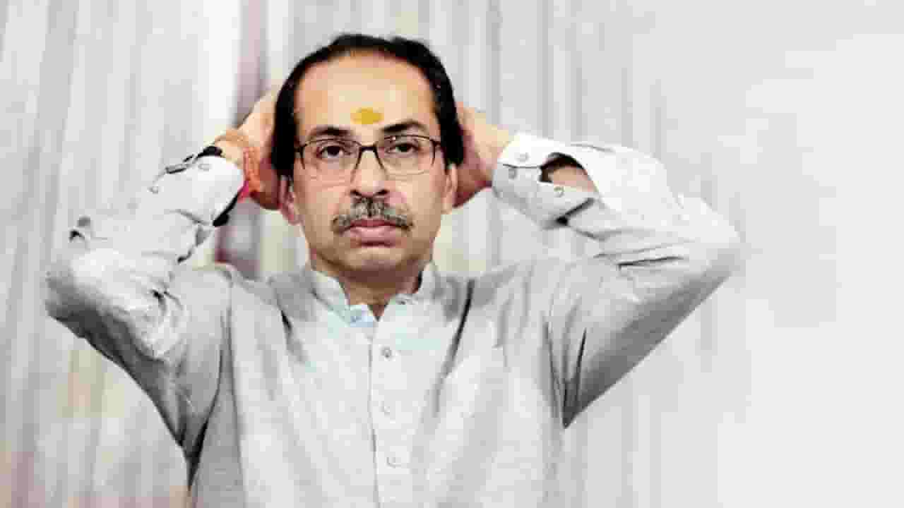 पक्ष वाचवायचा की आमदार? उद्धव ठाकरे यांच्यापुढे धर्मसंकट; आणखी एका आमदाराच्या घरावर धाड