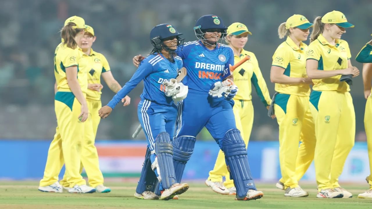 IND W vs AUS W 2nd T20 | ऑस्ट्रेलियाला जिंकण्यासाठी इतक्या धावांचं आव्हान, टीम इंडिया मालिका घालणार खिशात?