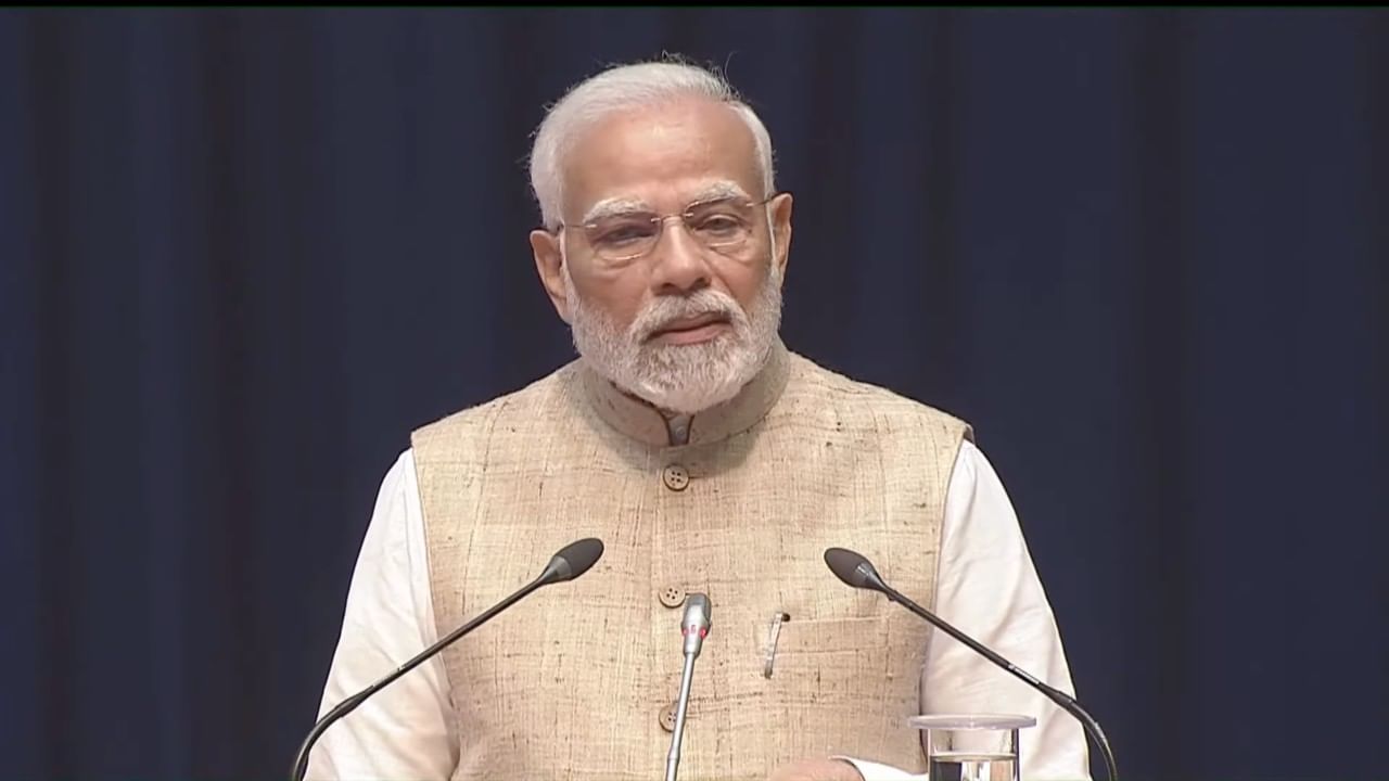 मोदी सरकारच्या या 10 योजना गरीबांसाठी ठरताहेत उपयुक्त, जाणून घ्या माहीती मोदी सरकारच्या या 10 योजना गरीबांसाठी ठरताहेत उपयुक्त, जाणून घ्या माहीती