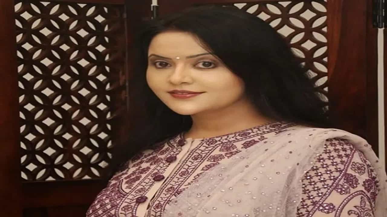 श्रीरामाने वडीलांच्या वचनासाठी...पण काही लोक सत्तेसाठी वडीलांचे शब्द विसरतात, अमृता फडणवीस यांचा टोला श्रीरामाने वडीलांच्या वचनासाठी...पण काही लोक सत्तेसाठी वडीलांचे शब्द विसरतात, अमृता फडणवीस यांचा टोला