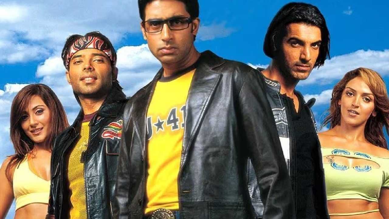 2004 साली अभिषेककडे एक सुपरहिट सिनेमा आला. हा सिनेमा होता, धूम... धूम या सिनेमाने बजेट पेक्षा जास्त कमाई केली. धूम हा अभिषेकच्या करिअरमधला पहिला सुपरहिट चित्रपट होता. 