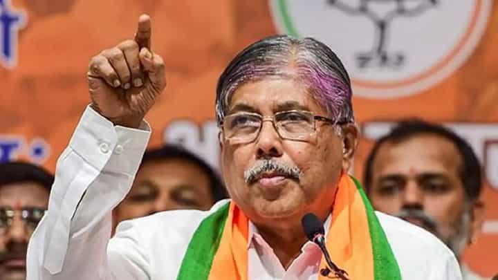 'तुताऱ्या वाजवा नाहीतर मशाली पेटवा, महाराष्ट्रात आता..,' काय म्हणाले चंद्रकांत पाटील 'तुताऱ्या वाजवा नाहीतर मशाली पेटवा, महाराष्ट्रात आता..,' काय म्हणाले चंद्रकांत पाटील