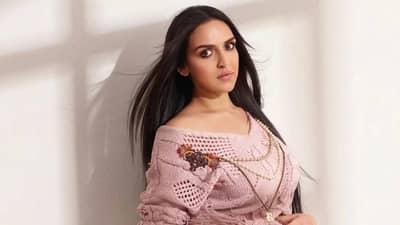 ईशा देओलचा हैराण करणारा खुलासा, दुसऱ्या मुलीच्या जन्मानंतरच पतीचे..