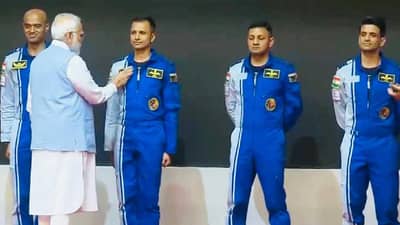गगनयान मिशनसाठी 4 अंतराळवीरांची निवड; कोण आहेत हे चार ॲस्ट्रॉनॉट?