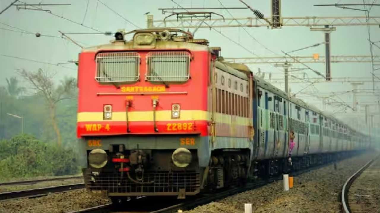 एका रिपोर्ट नुसार भारतात ट्रेनचे एकूण 68 हजार 534 डब्बे आहेत. यात 44 हजार 946 स्लीपर आणि जनरल डब्बे आहेत. यातूनच भारतीय नागरिक प्रवास करत असतात. 