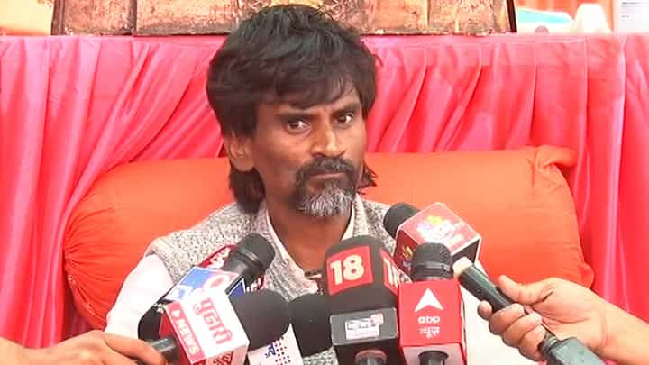 जरांगेला एक फोन आला अन् त्यानं भूमिका बदलली, कुणी केली पोलखोल? जरांगेला एक फोन आला अन् त्यानं भूमिका बदलली, कुणी केली पोलखोल?