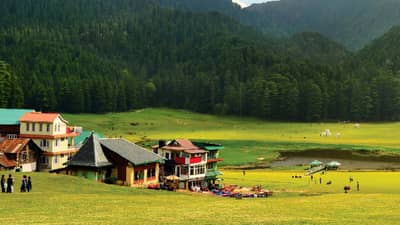 एक नाही तर भारतात आहेत चार मिनी स्वित्झर्लंड; एकदा तरी नक्की भेट द्या!