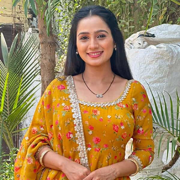 स्टार प्रवाह वाहिनीवरील 'मन धागा धागा जोडते नवा' मालिकेतल्या सार्थक-आनंदीच्या जोडीला प्रेक्षकांचं भरभरुन प्रेम मिळत आहे. सार्थक आनंदीवर जीवापाड प्रेम करतो. आपल्या प्रत्येक कृतीतून आनंदीवरचं प्रेम आणि तिच्याविषयी वाटणारा आदर तो व्यक्त करत असतो.