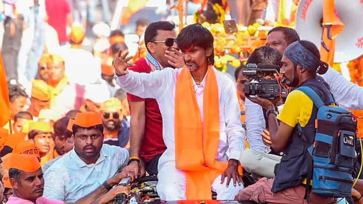 मराठा आरक्षणाचा मुसदा EXCLUSIVE, 'इतके' टक्के मिळणार आरक्षण मराठा आरक्षणाचा मुसदा EXCLUSIVE, 'इतके' टक्के मिळणार आरक्षण