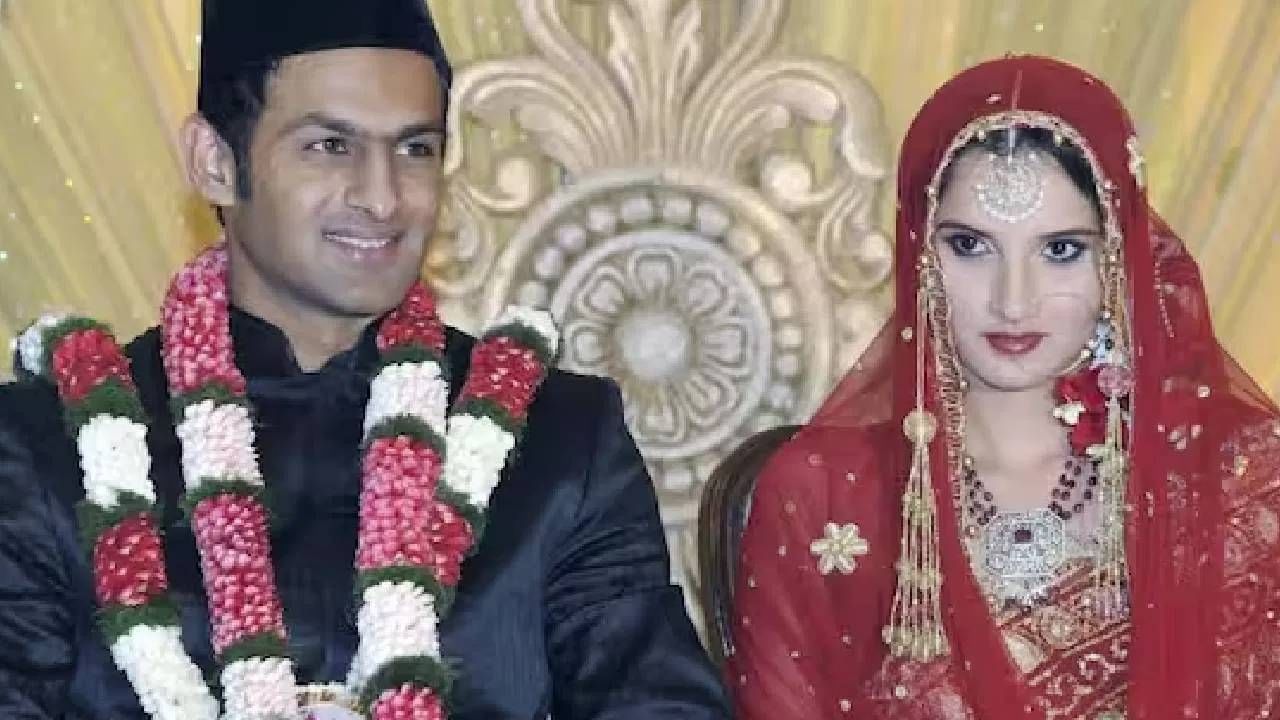 आता 13 वर्षानंतर सानियाचा संसार मोडला. शोएब मलिकने पाकिस्तानी अभिनेत्री सना जावेदसोबत निकाह केला. त्याच हे तिसर लग्न आहे. 