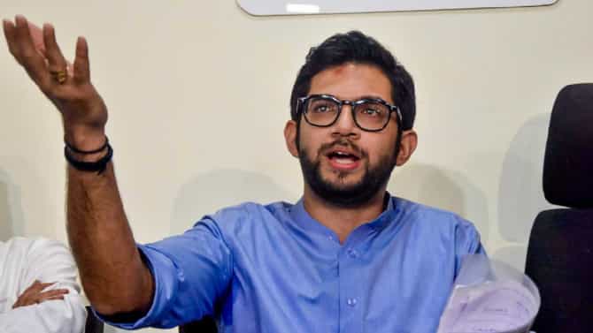 स्वतः ला युवराज समजाच पण...; शिंदे गटातील नेत्याची आदित्य ठाकरेंवर खोचक टीका