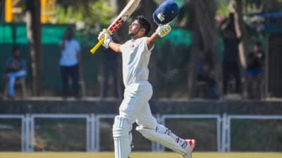 सरफराज खानच्या छोट्या भावाने रचला इतिहास, अशी कामगिरी करणारा मुंबईचा दुसरा खेळाडू