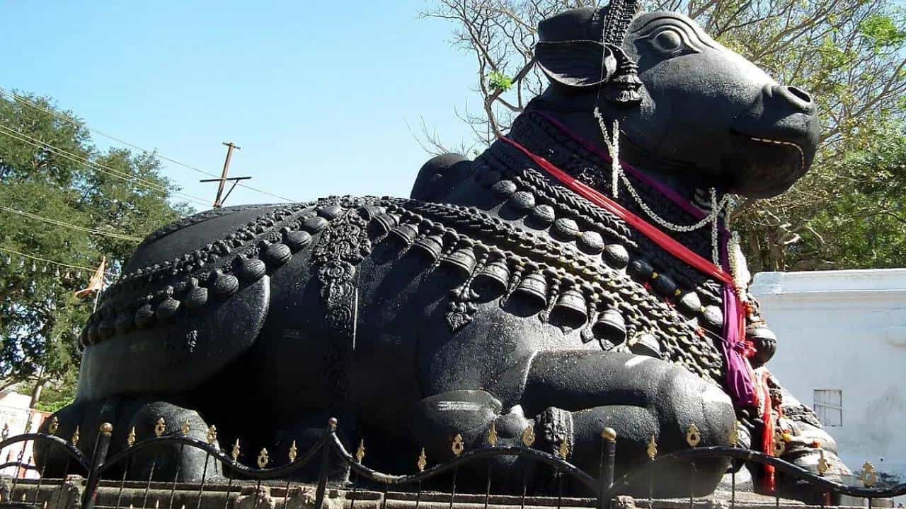 शिवलिंगाकडे का असते नंदीचे मुख, या पौराणिक कथेत दडले आहे रहस्य