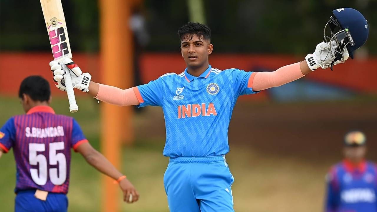 U19 World Cup : टीम इंडियाचं नेपाळसमोर 297 धावांचं आव्हान, आता गोलंदाजांच्या कामगिरीकडे लक्ष