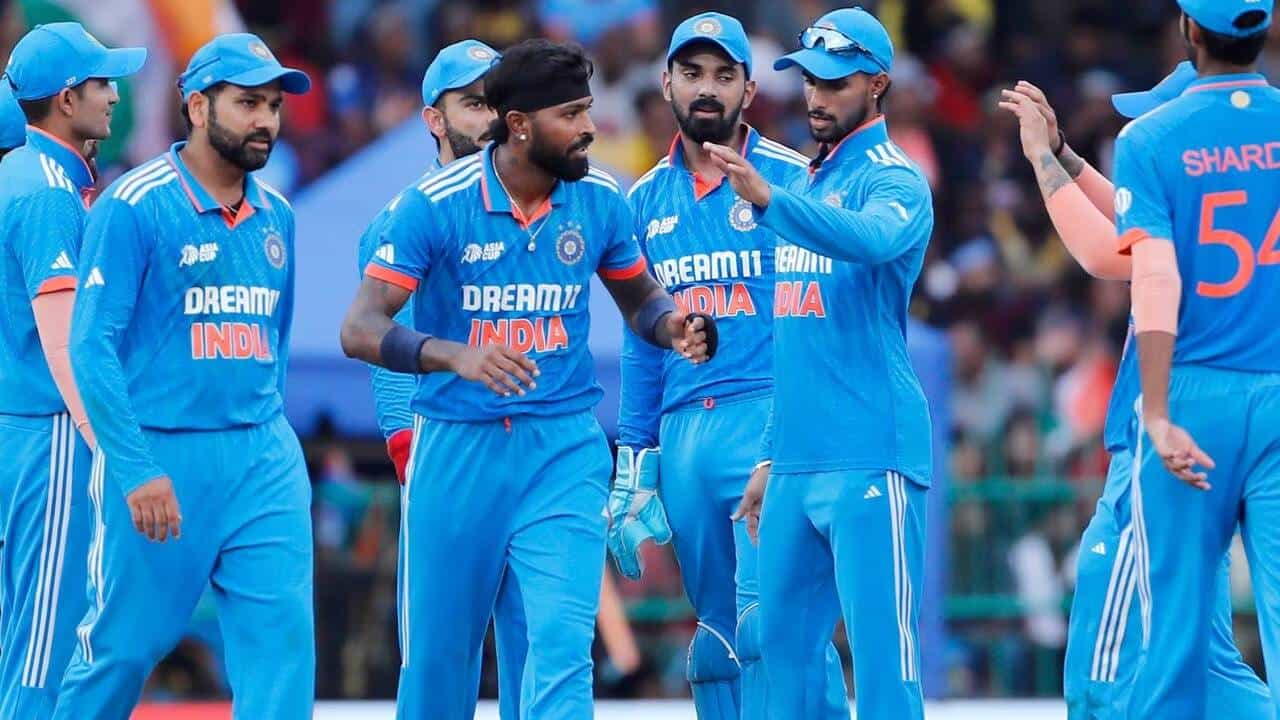टीम इंडियासाठी वर्ल्ड कपमध्ये खतरनाक कामगिरी करणारा हा खेळाडू आता संघापासून दूर आहे. क्रीडाप्रेमी तो संघात कधी कमबॅक करतो याची वाट पाहत आहे.