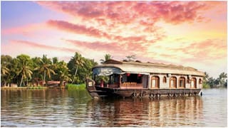 Tourist Places : भारतातील ‘या’ 5 नयनरम्य ठिकाणी फिरायला गेलच पाहिजे