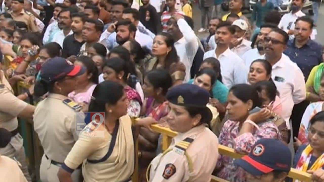 भाजप आमदार गणपत गायकवाड यांनी थेट पोलिस ठाण्यात गोळीबार केल्याने मोठी खळबळ निर्माण झाली. गणपत गायकवाड यांना अटकही करण्यात आलीये.