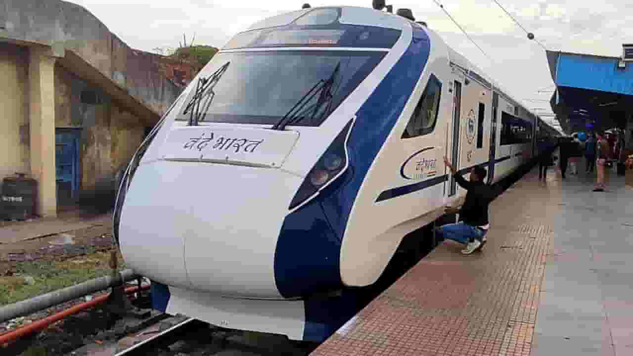 Vande Bharat Express : महाराष्ट्रासह देशाला मिळणार 10 नव्या वंदे भारत एक्स्प्रेस, कुठं धावणार हायस्पीड ट्रेन?