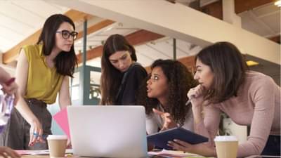 देशातील या राज्यात मोठी घोषणा, दर महिन्याला महिलांना मिळणार 1000 रुपये