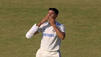 9 फोर 5 सिक्स, यशस्वीची बेझबॉल स्टाईल सेंच्युरी, ड्रेसिंग रुममधून रोहित शर्माने काय केलं?