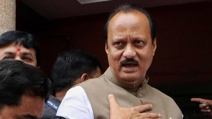 कसं? दादा म्हणतील तसं, आमचं ठरलंय अन्... बारामतीमधील 'त्या' बॅनरनं वेधलं सर्वांचं लक्ष कसं? दादा म्हणतील तसं, आमचं ठरलंय अन्... बारामतीमधील 'त्या' बॅनरनं वेधलं सर्वांचं लक्ष