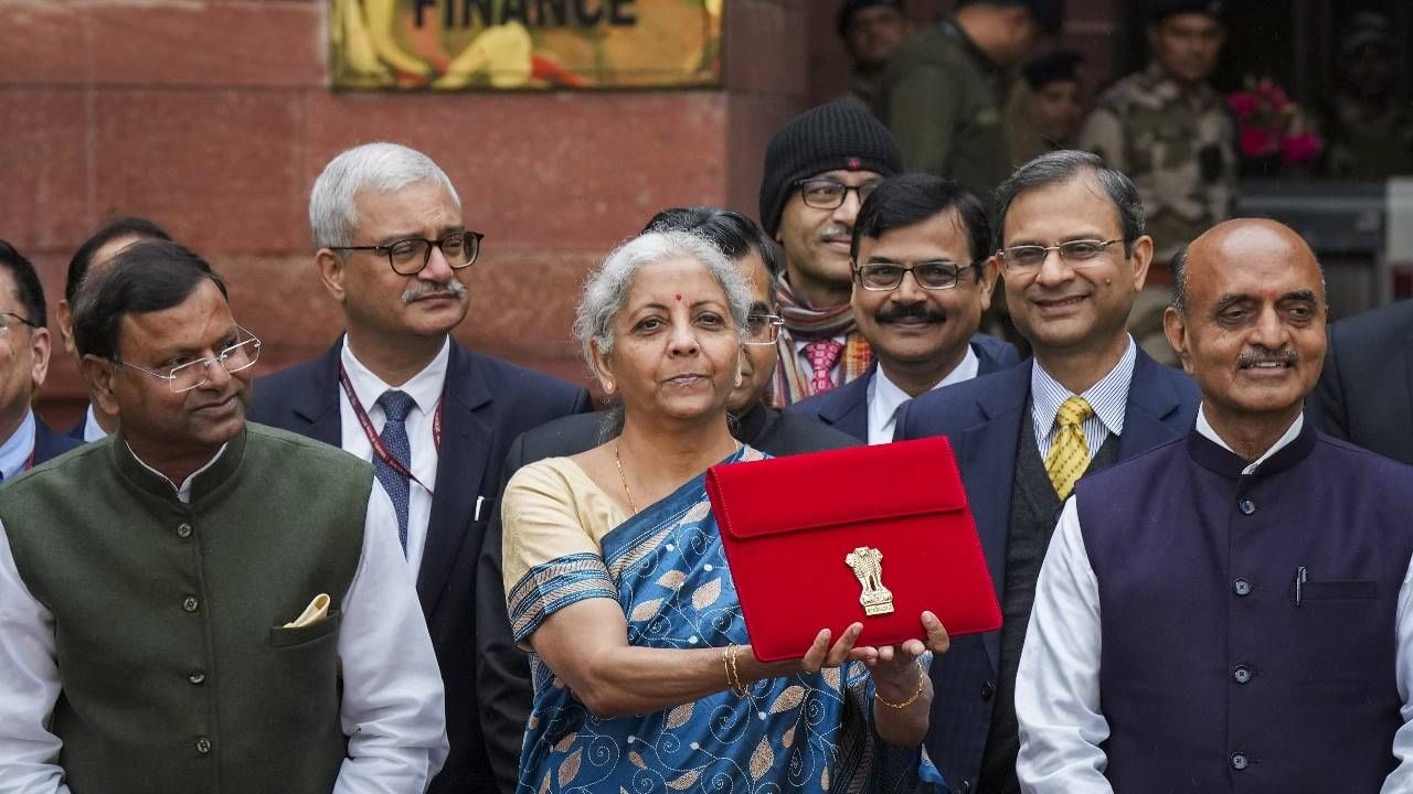 Budget 2024 : संसदेत सादर झाला अर्थसंकल्प, PDF कशी डाऊनलोड कराल ? फॉलो करा या सोप्या स्टेप्स