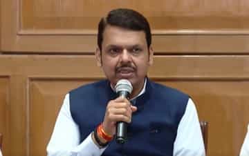 विरोधकांच्या पत्रातलं एक वाक्य जरा मनोरंजनासारखे, काय म्हणाले देवेंद्र फडणवीस विरोधकांच्या पत्रातलं एक वाक्य जरा मनोरंजनासारखे, काय म्हणाले देवेंद्र फडणवीस