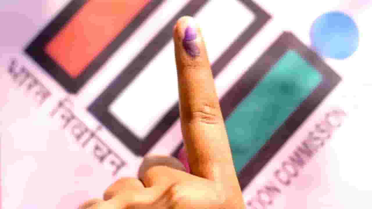 लोकसभेच्या घोषणेआधी निवडणूक आयोगाकडून राजकीय नेत्यांच्या फोटोसंदर्भातील गाईडलाईन्स जारी