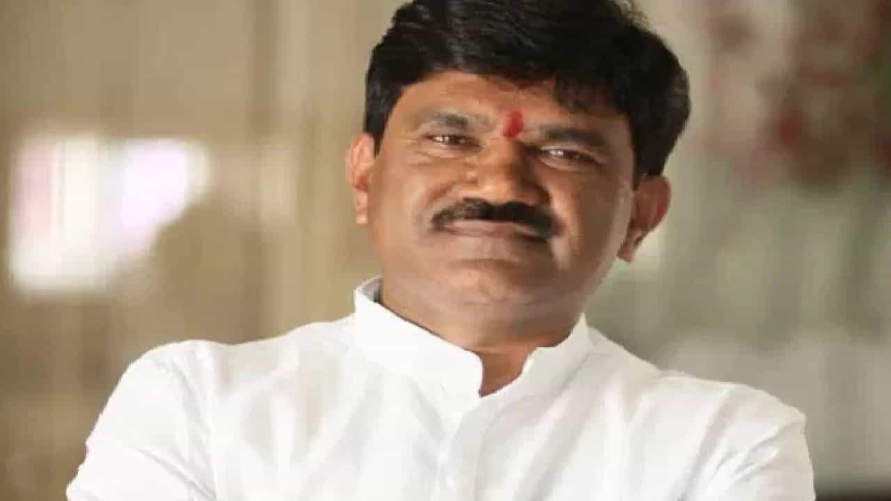 शेकडो गाड्या, हजारो कार्यकर्ते; नाशिकहून हेमंत गोडसे तडकाफडकी मुख्यमंत्र्यांच्या भेटीला