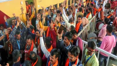 जय श्री रामच्या घोषणेमुळे तिघांचा संताप, अयोध्येवरुन येणारी स्पेशल ट्रेन जाळण्याची धमकी